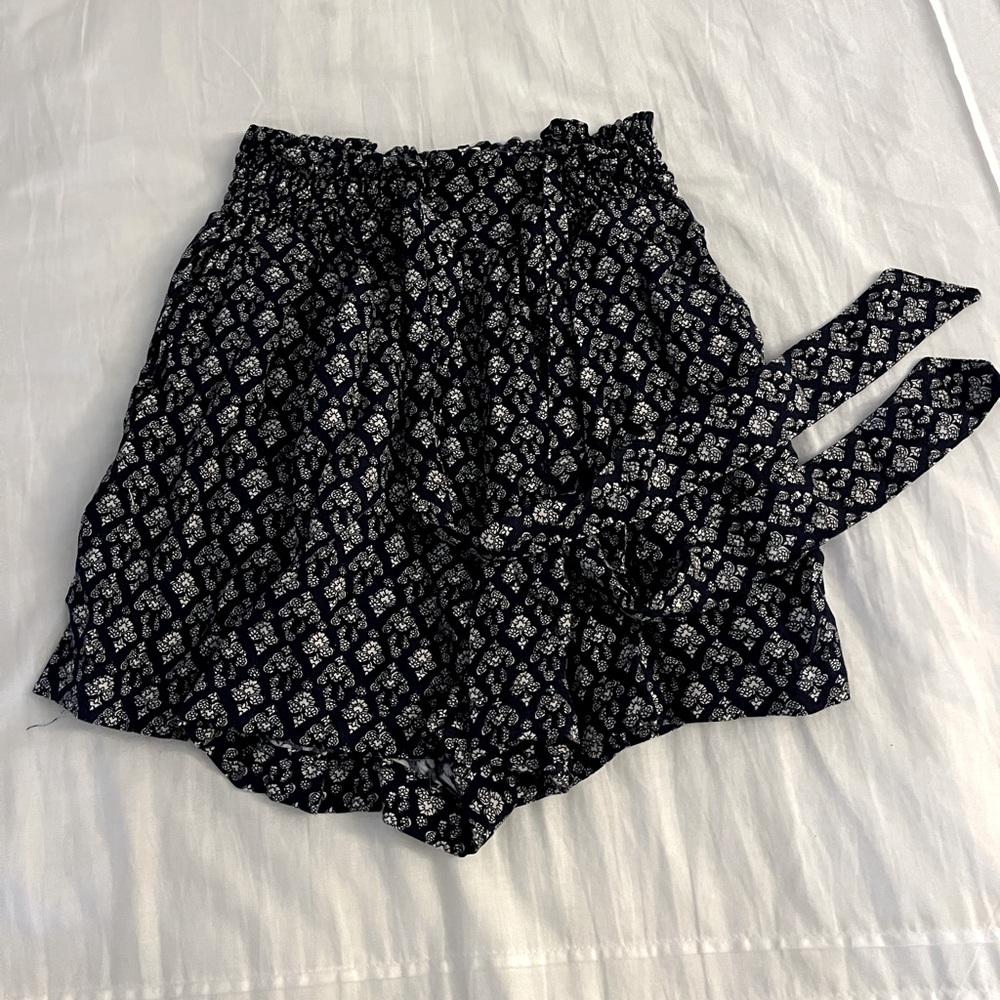 Hollister Flowey Pattern Shorts
